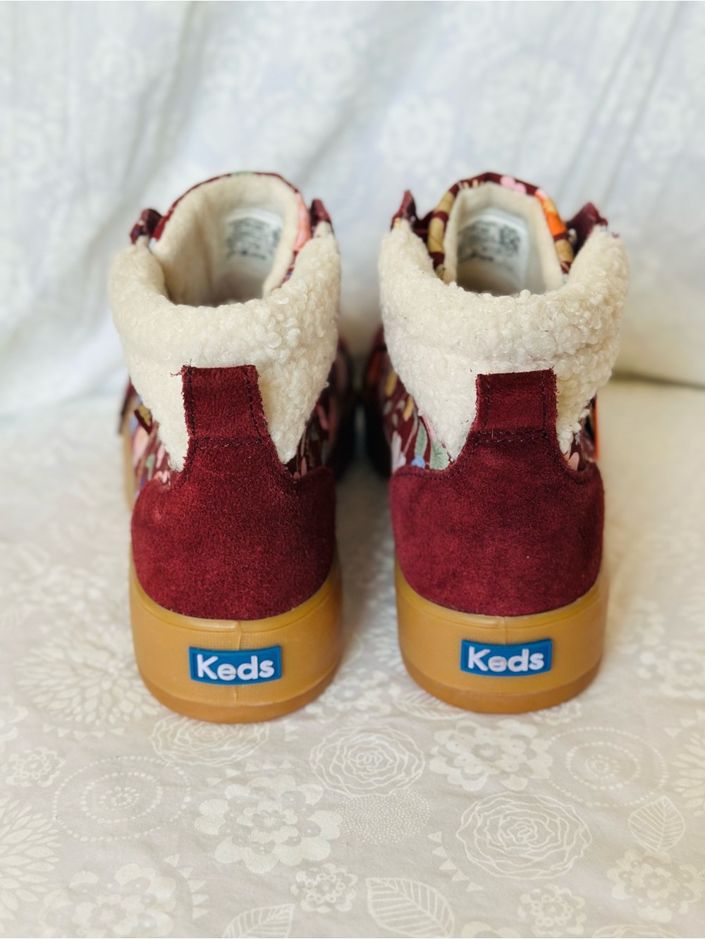 NWT 7.5 Keds Burgundy Floral Sherpa Lined High Top Sneakers Cozy Winter Shoes - Picture 5 of 7